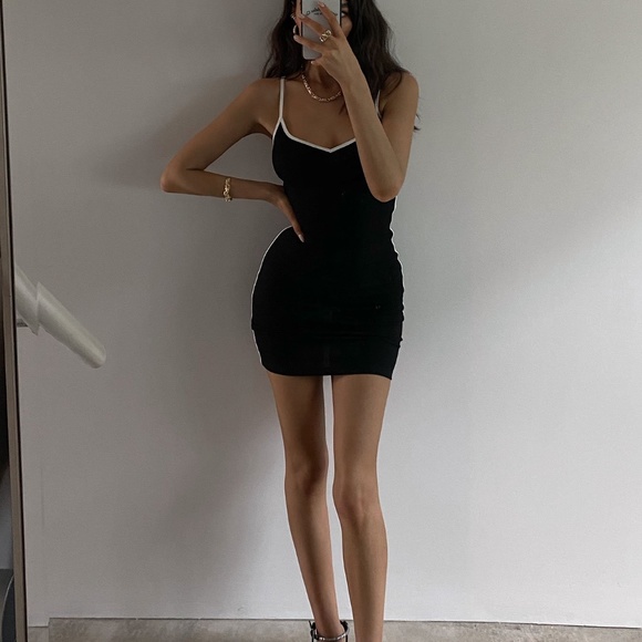 NWOT Princess Polly Black Mini Dress White Piping Size 2 & 6 - Picture 2 of 11